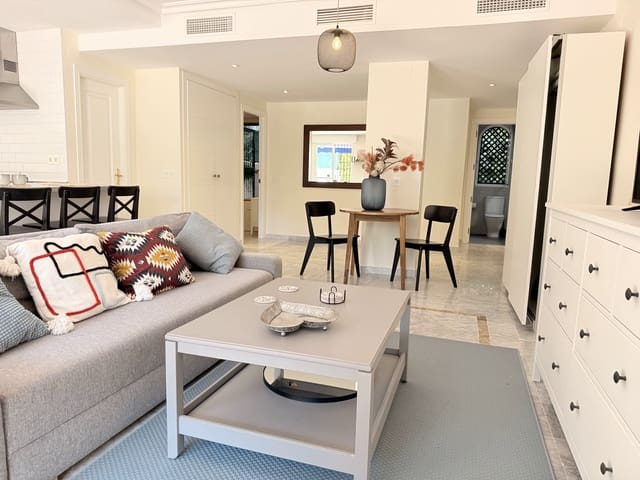 3 bedroom Apartment for sale in Puerto Banus, Marbella with pool - € 430,000 (Ref: 9272475)