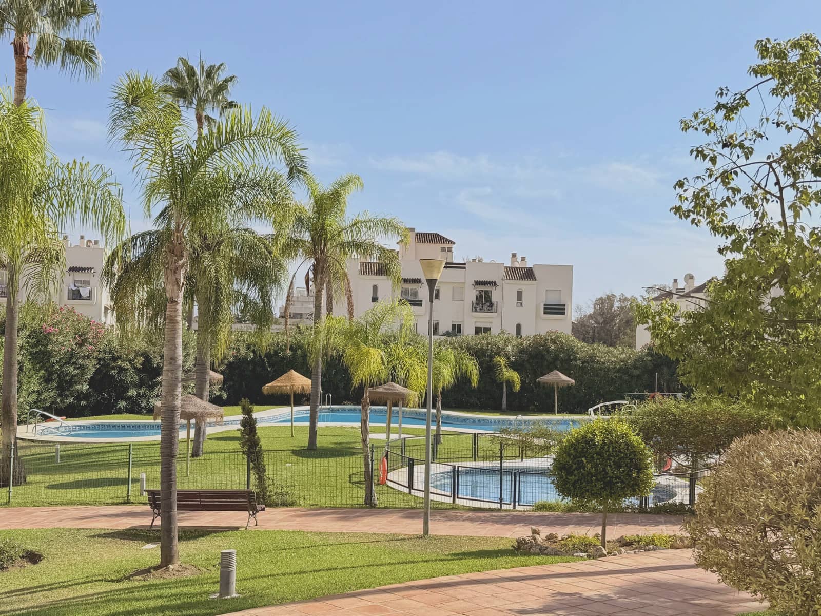 3 bedroom Apartment for sale in Puerto Banus with pool - € 430,000 (Ref: 9272475)