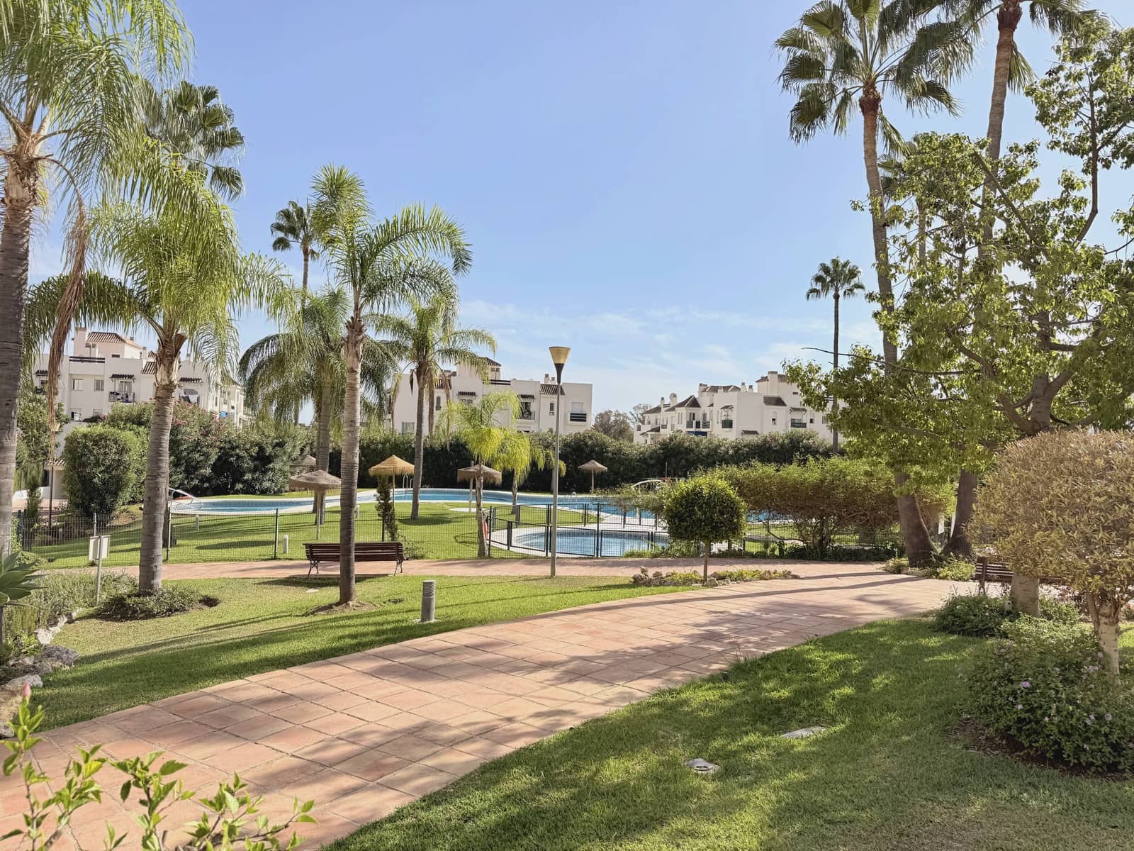 3 bedroom Apartment for sale in Puerto Banus with pool - € 430,000 (Ref: 9272475)