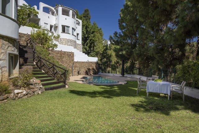 2 slaapkamer Rijtjeshuis te koop in Sitio de Calahonda, Mijas met garage - € 400.000 (Ref: 9272476)