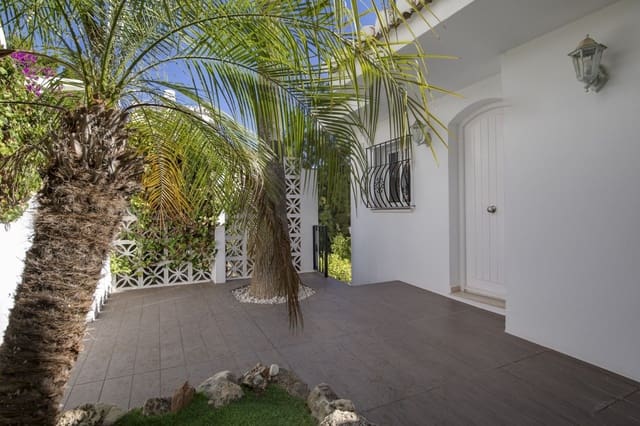2 chambre Villa/Maison Mitoyenne à vendre à Sitio de Calahonda, Mijas avec garage - 400 000 € (Ref: 9272476)