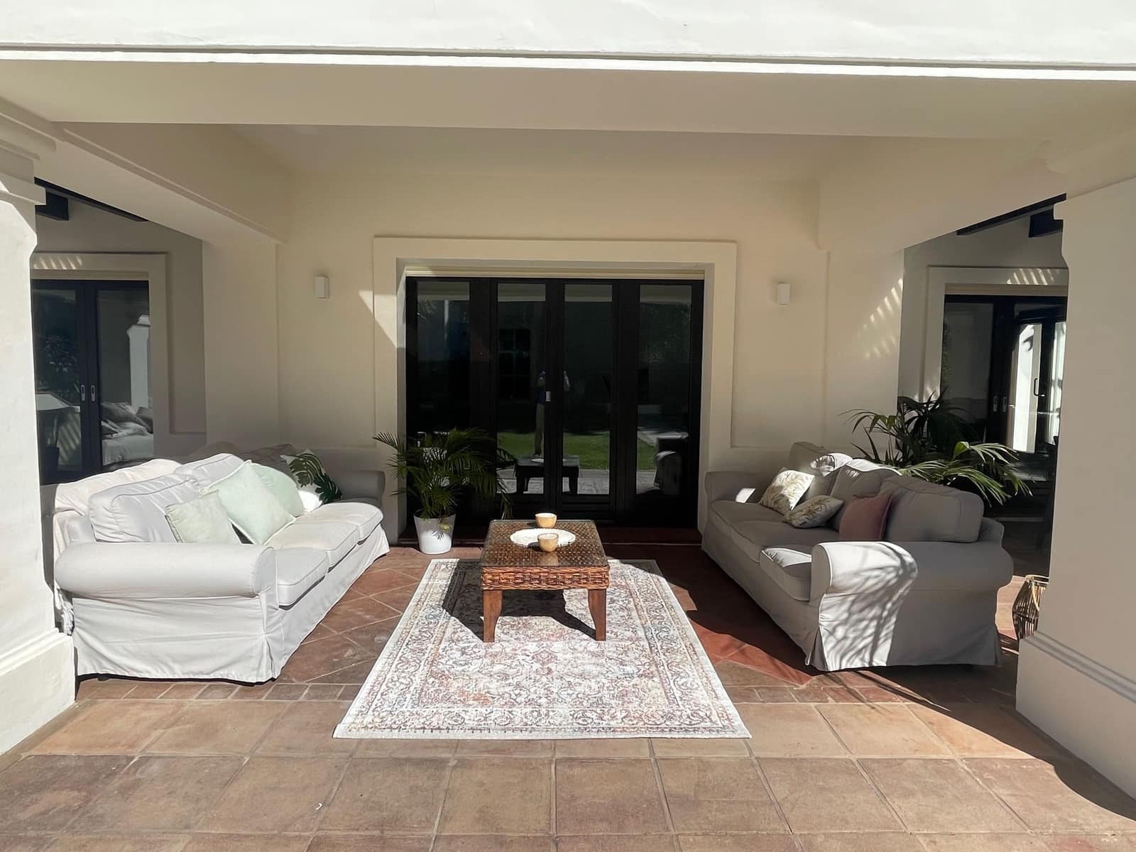 5 bedroom Villa for rent in New Golden Mile with pool - € 12,500 (Ref: 9276527)