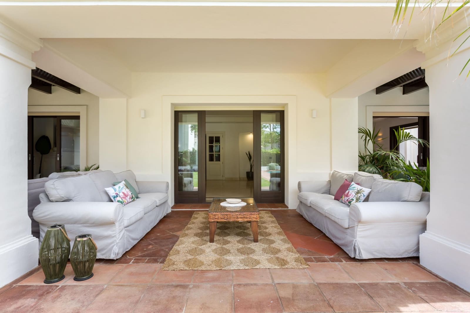5 bedroom Villa for rent in New Golden Mile with pool - € 12,500 (Ref: 9276527)