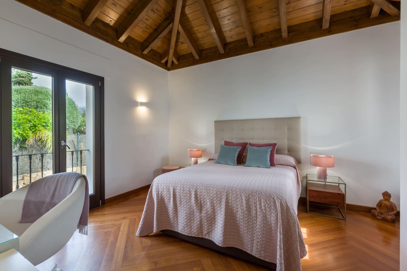 5 bedroom Villa for rent in New Golden Mile with pool - € 12,500 (Ref: 9276527)
