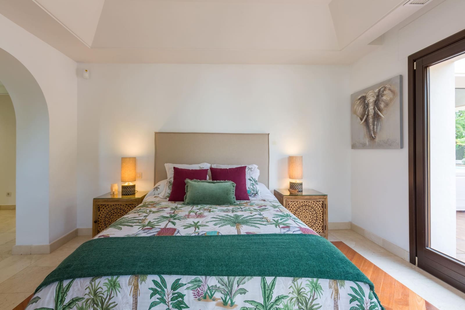 5 bedroom Villa for rent in New Golden Mile with pool - € 12,500 (Ref: 9276527)