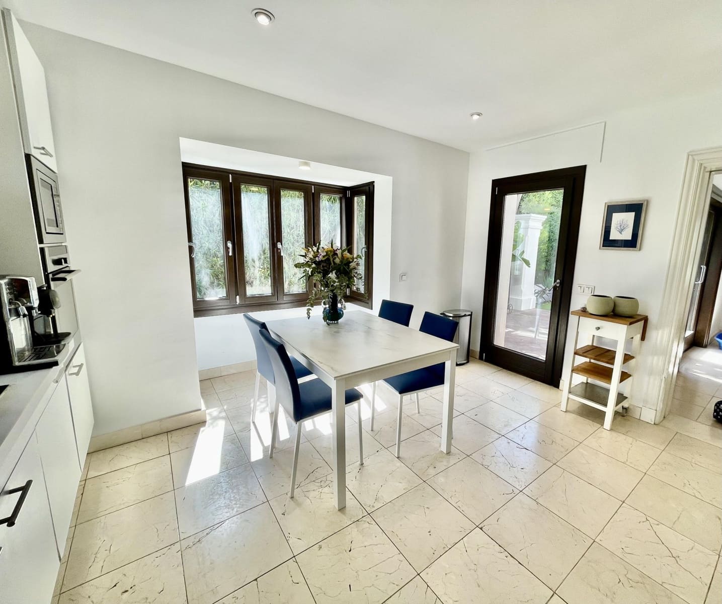5 bedroom Villa for rent in New Golden Mile with pool garage - € 12,500 (Ref: 9276527)