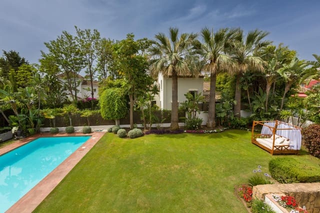 5 soverom Villa til leie i Nueva Atalaya, Estepona med svømmebasseng garasje - € 12 500 (Ref: 9276527)
