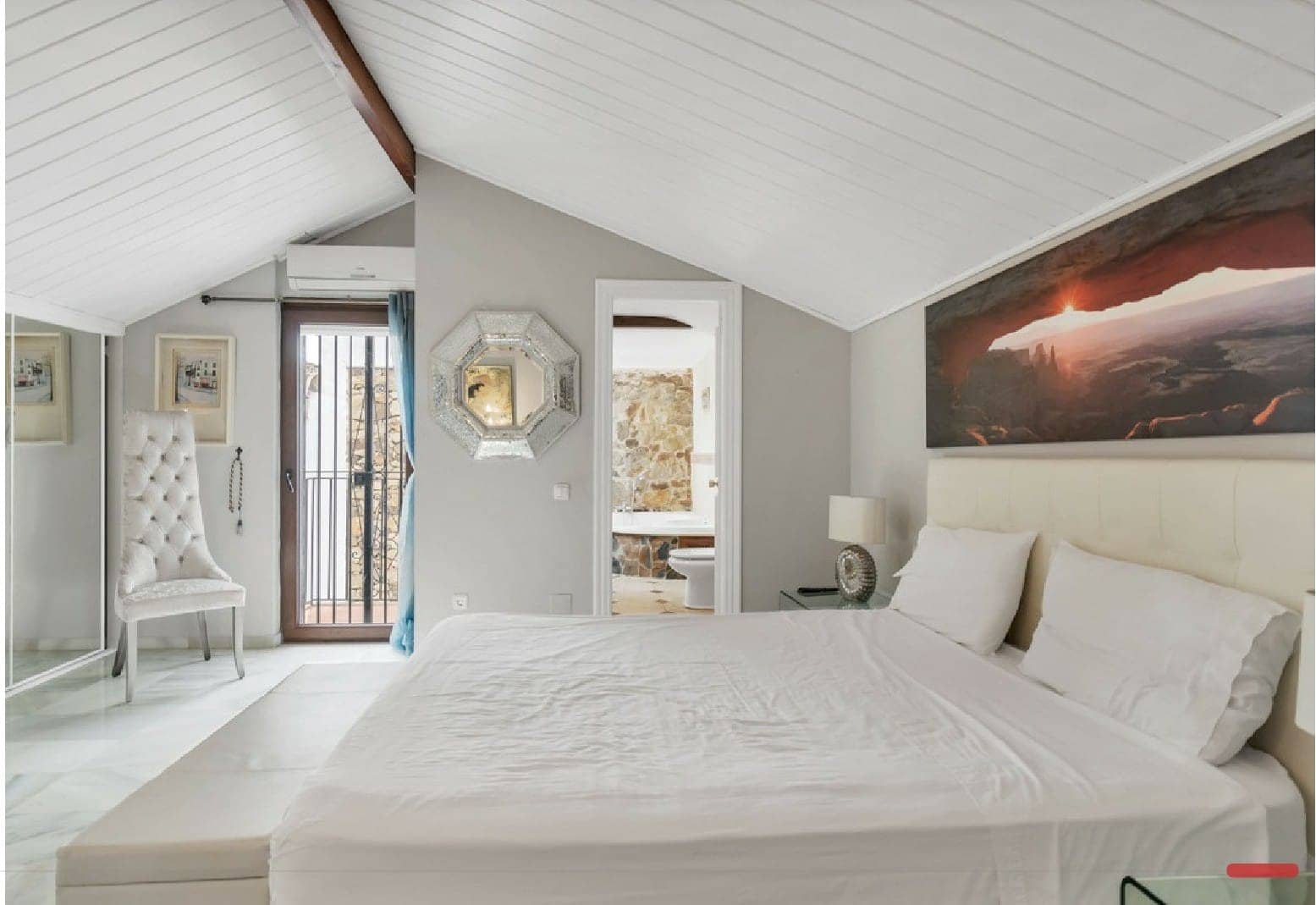 3 soveværelse Penthouse til leje i Nueva Andalucia med swimmingpool - € 2.800 (Ref: 9285664)