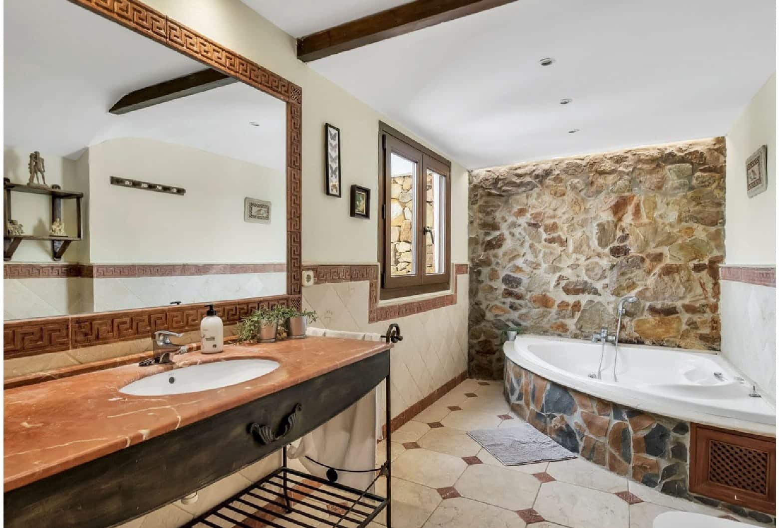 3 soveværelse Penthouse til leje i Nueva Andalucia med swimmingpool - € 2.800 (Ref: 9285664)