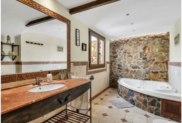 3 slaapkamer Penthouse te huur in Nueva Andalucia, Marbella met zwembad - € 2.800 (Ref: 9285664)