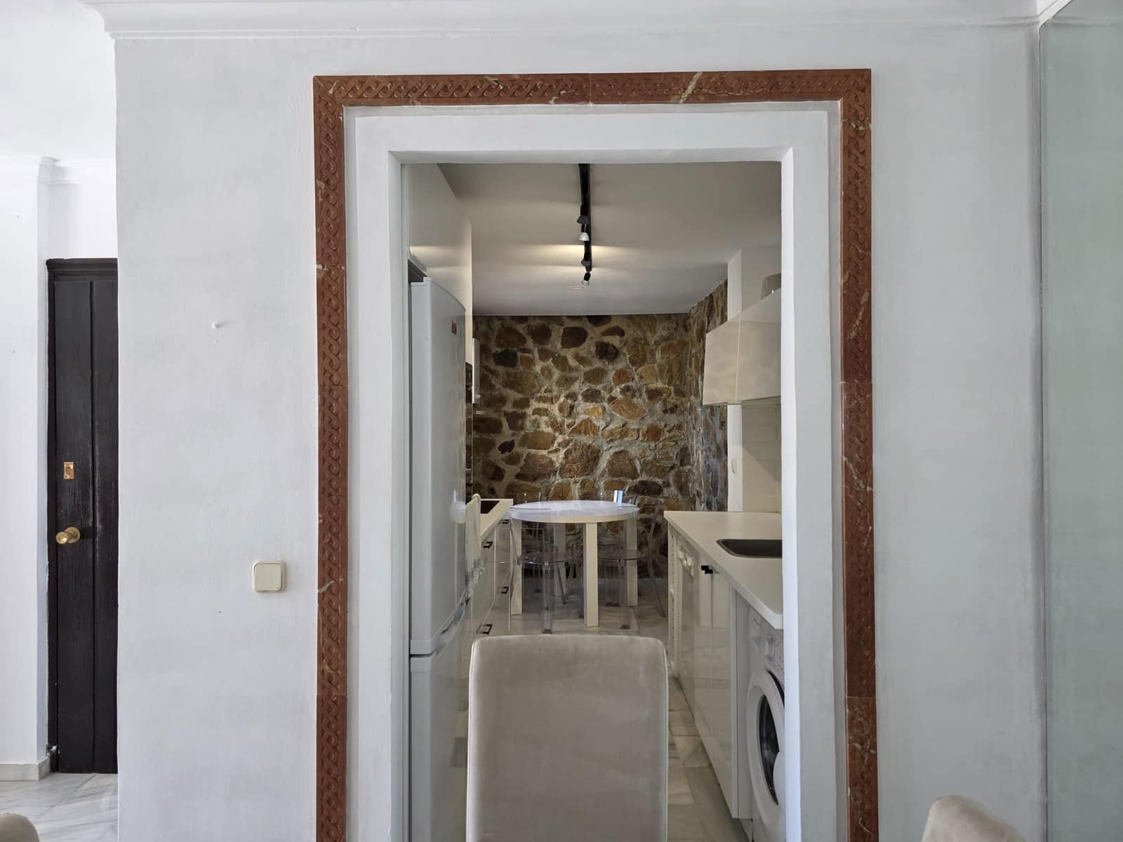 3 soveværelse Penthouse til leje i Nueva Andalucia med swimmingpool - € 2.800 (Ref: 9285664)