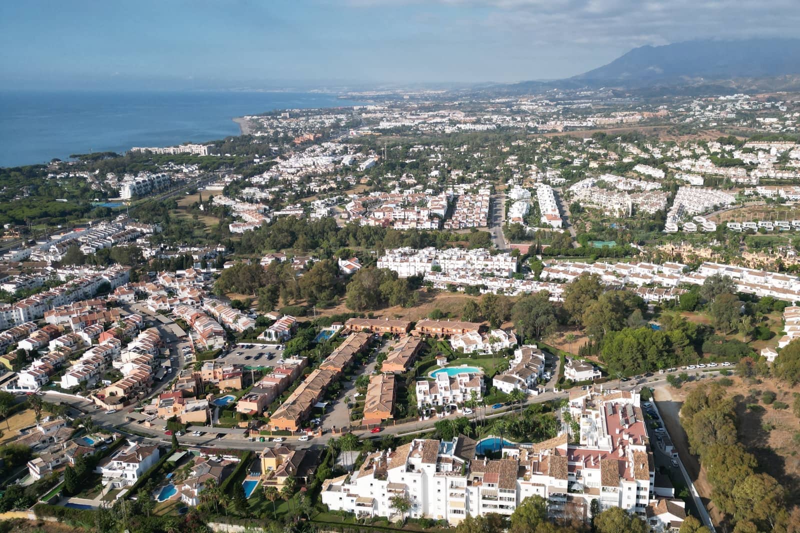 2 soveværelse Lejlighed til salg i New Golden Mile med swimmingpool - € 385.000 (Ref: 9285665)