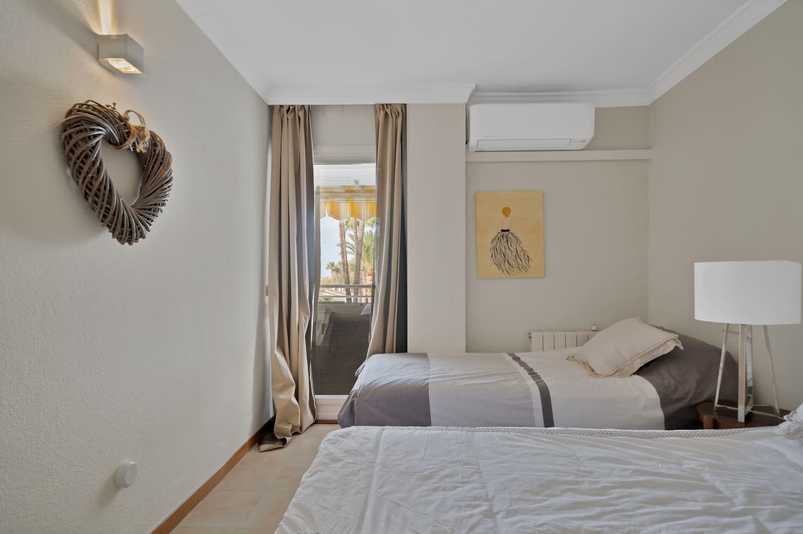 2 soveværelse Lejlighed til salg i New Golden Mile med swimmingpool - € 385.000 (Ref: 9285665)