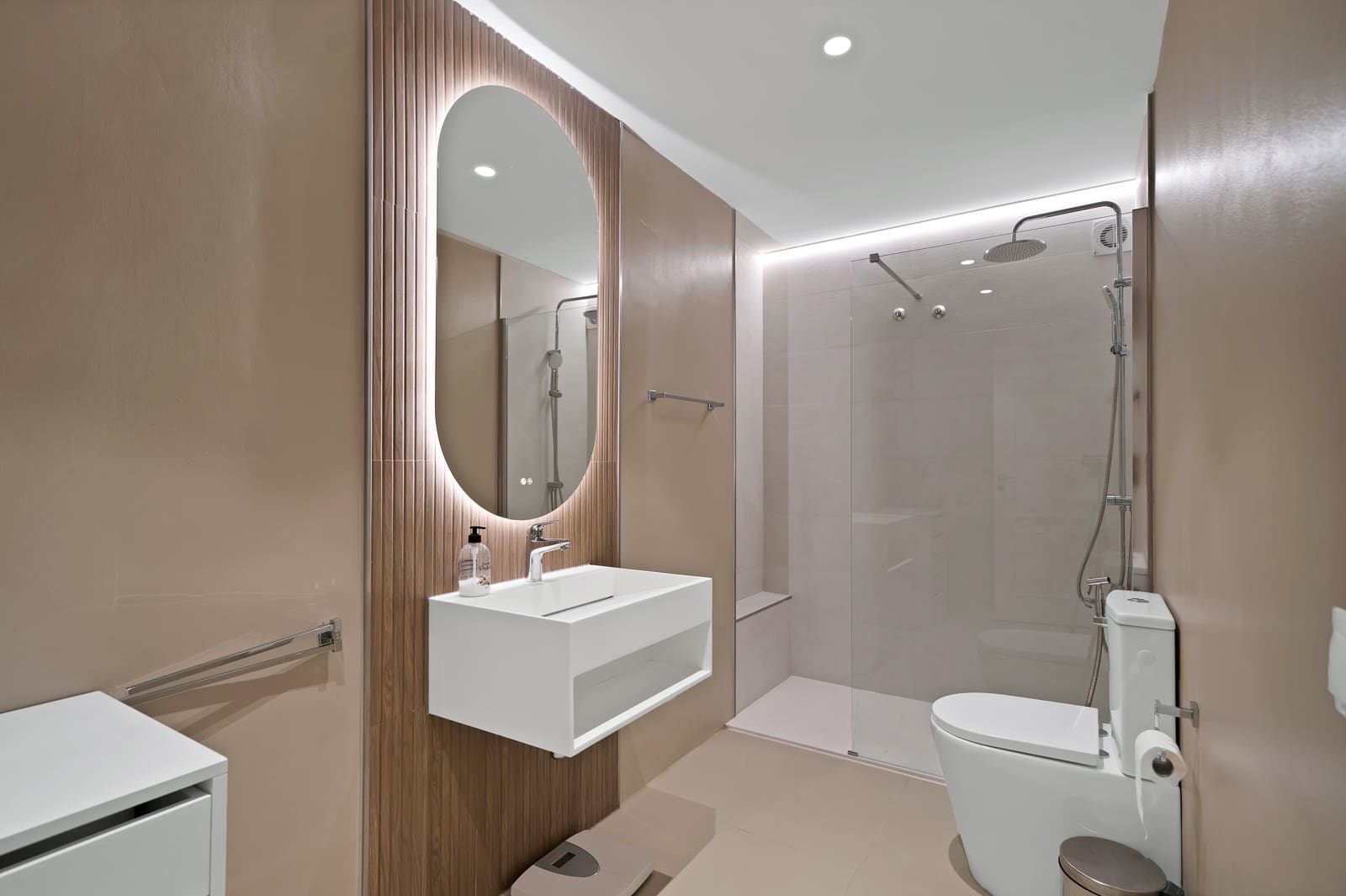 2 soveværelse Lejlighed til salg i New Golden Mile med swimmingpool - € 385.000 (Ref: 9285665)