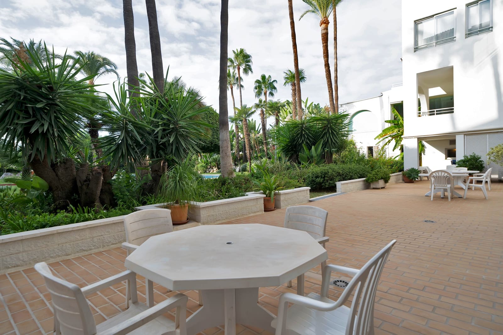 2 soveværelse Lejlighed til salg i New Golden Mile med swimmingpool - € 385.000 (Ref: 9285665)