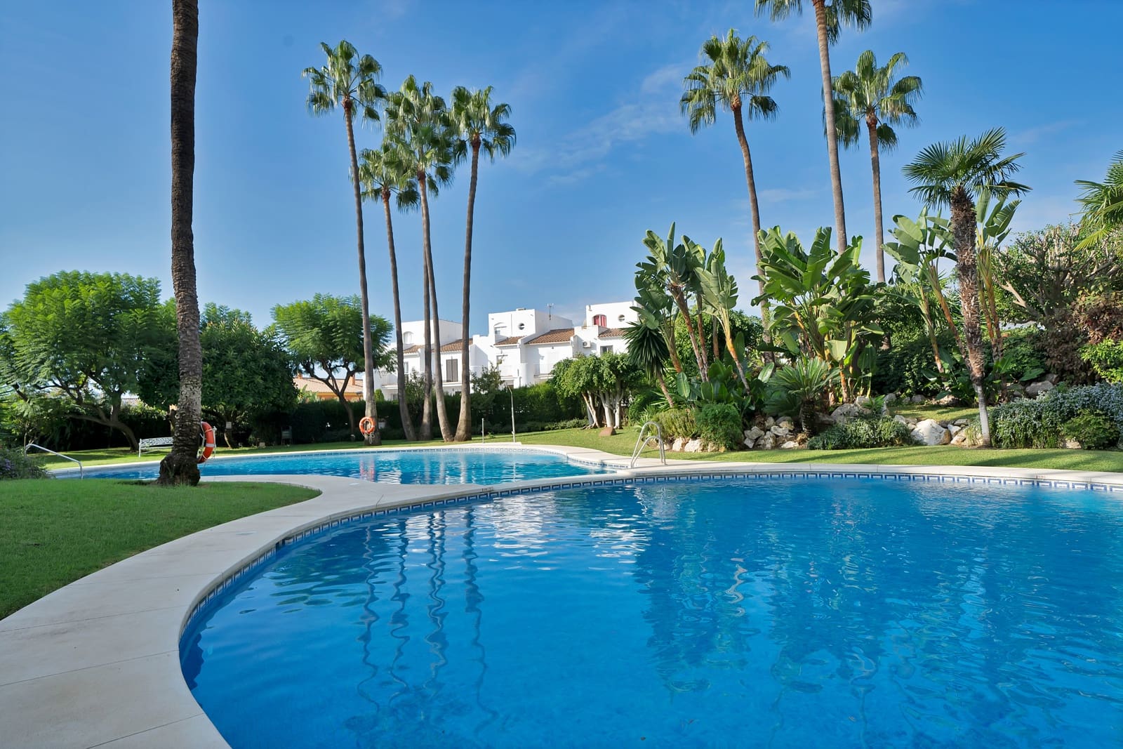 2 soveværelse Lejlighed til salg i New Golden Mile med swimmingpool - € 385.000 (Ref: 9285665)