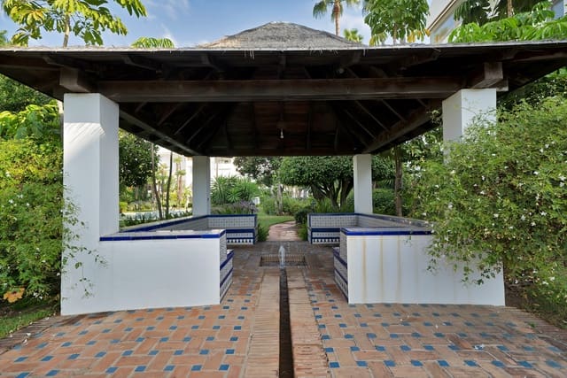 2 soverom Leilighet til salgs i Nueva Atalaya, Estepona med svømmebasseng - € 385 000 (Ref: 9285665)