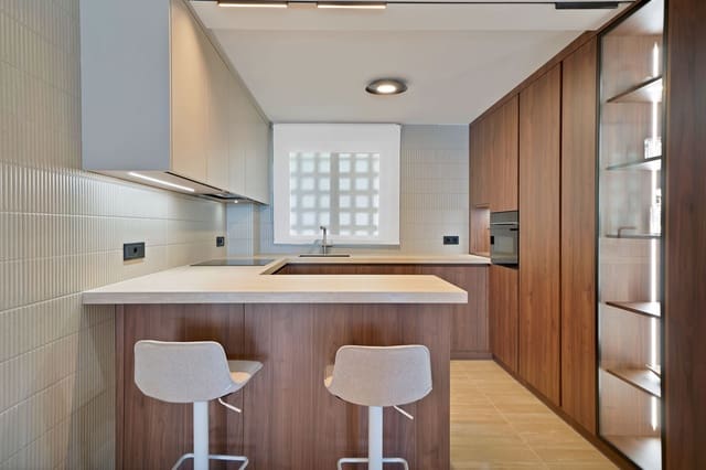 Apartamento de 2 habitaciones en Marbella en venta con piscina - 1.199.000 € (Ref: 9294281)