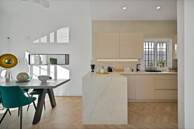 5 makuuhuone Rivitalo vuokrattavana paikassa Marbella mukana uima-altaan - 6 900 € (Ref: 9311092)