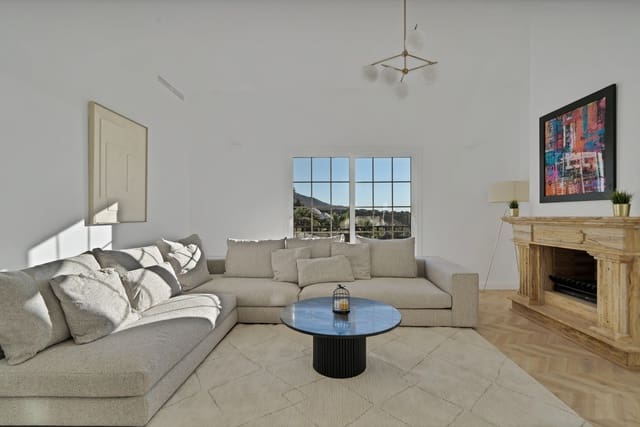 5 makuuhuone Rivitalo vuokrattavana paikassa Marbella mukana uima-altaan - 6 900 € (Ref: 9311092)