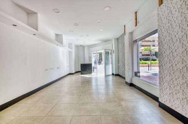 Kaupallinen vuokrattavana paikassa Rincón de la Victoria - 1 200 € (Ref: 9349419)