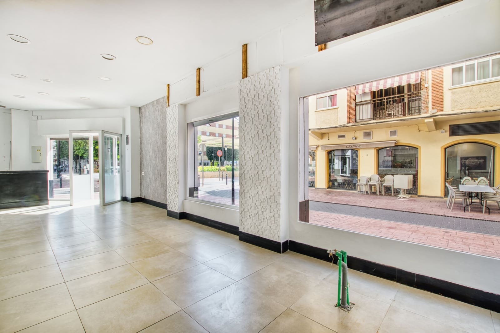 Kaupallinen vuokrattavana paikassa Rincon de la Victoria - 1 200 € (Ref: 9349419)