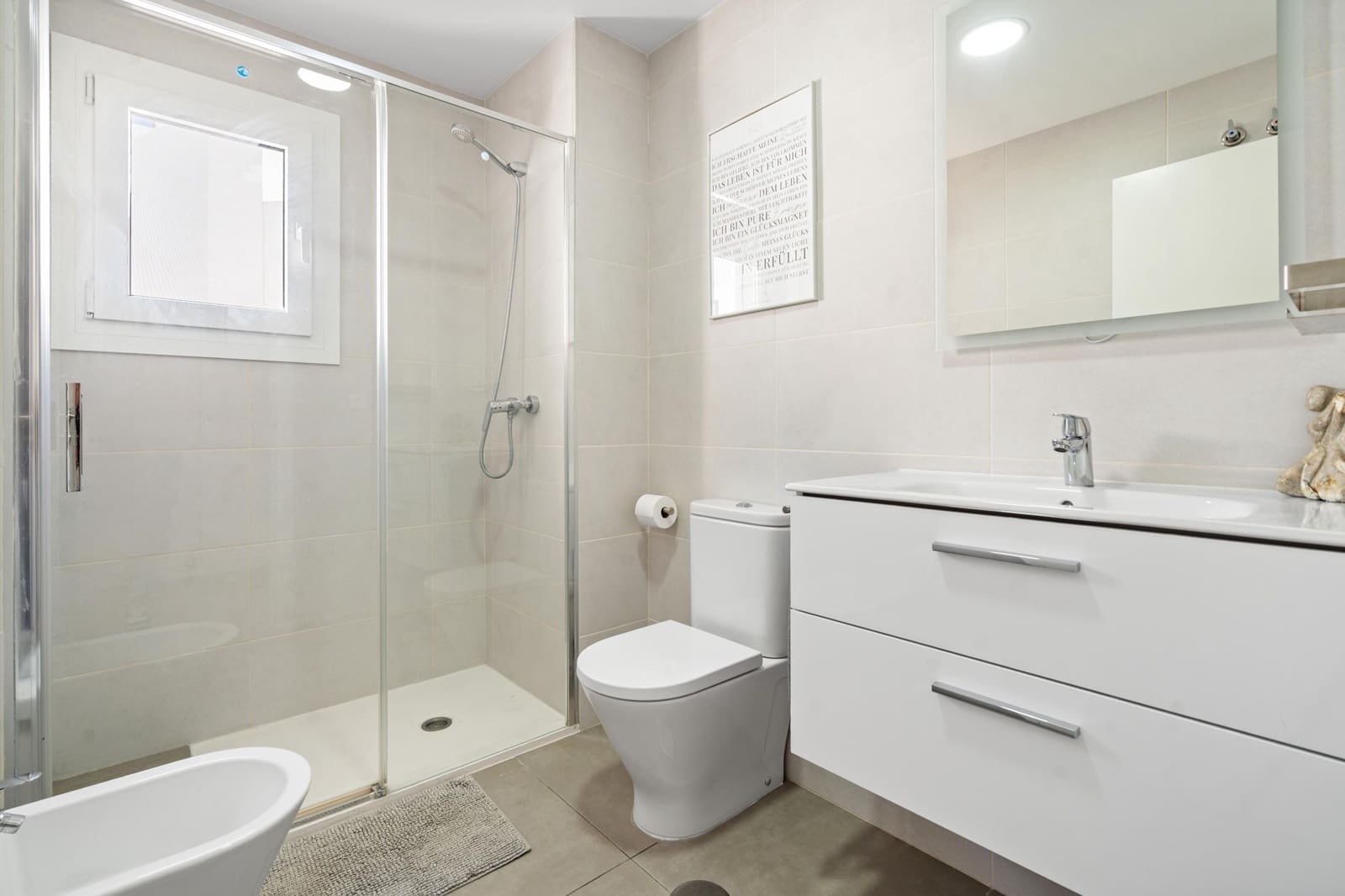 4 bedroom Penthouse for sale in Estepona with pool - € 870,000 (Ref: 9367401)