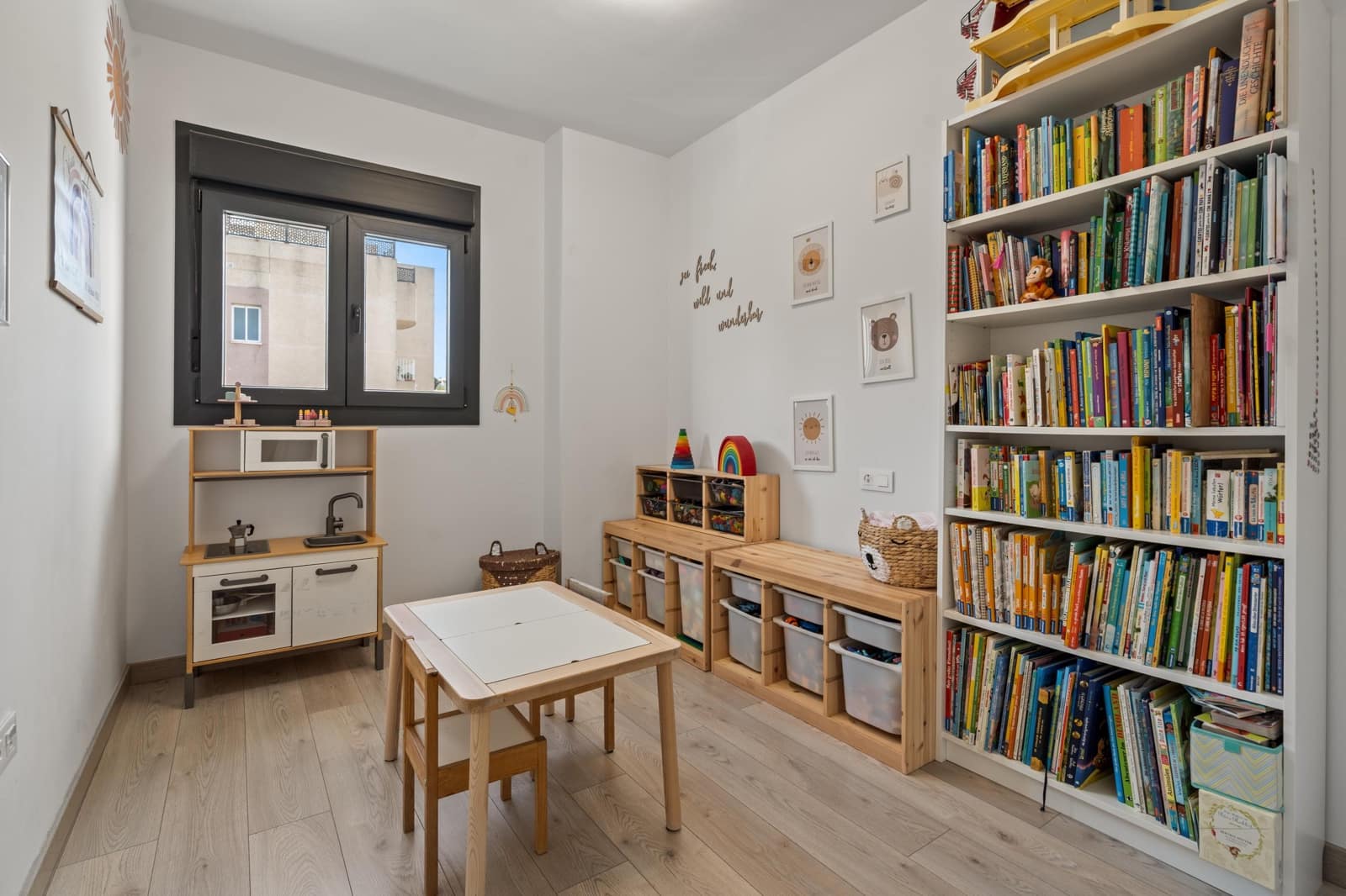 4 bedroom Penthouse for sale in Estepona with pool - € 870,000 (Ref: 9367401)