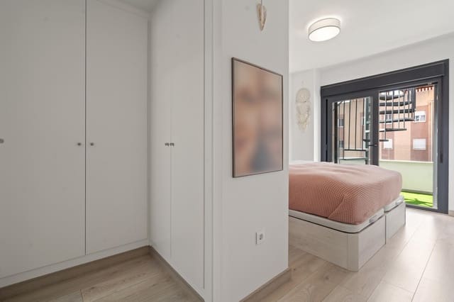 4 bedroom Penthouse for sale in Estepona with pool - € 870,000 (Ref: 9367401)