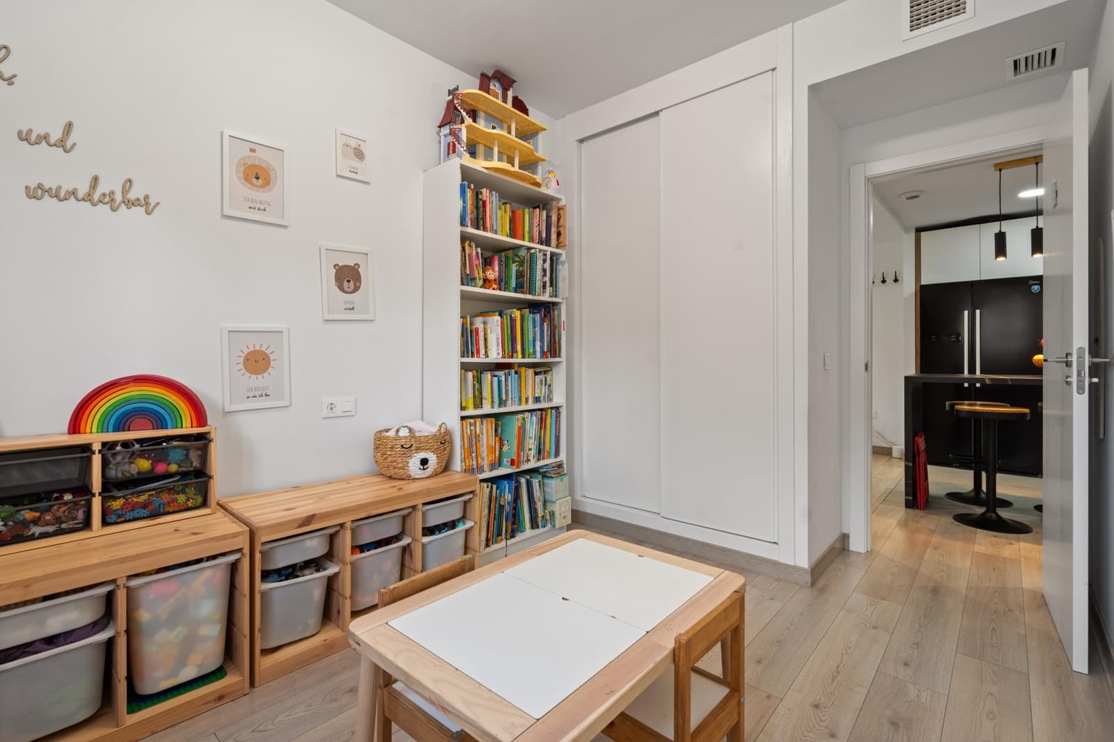 4 bedroom Penthouse for sale in Estepona with pool - € 870,000 (Ref: 9367401)