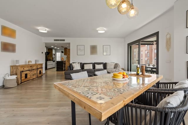 4 bedroom Penthouse for sale in Estepona with pool - € 870,000 (Ref: 9367401)