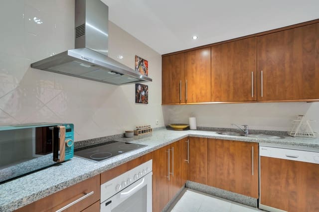 2 makuuhuone Huoneisto vuokrattavana paikassa Santa María, Marbella mukana uima-altaan - 1 800 € (Ref: 9373660)