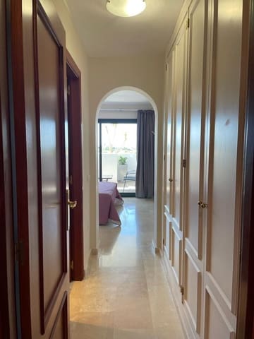 Apartamento de 2 habitaciones en Selwo, Estepona en alquiler con piscina - 1.600 € (Ref: 9373662)