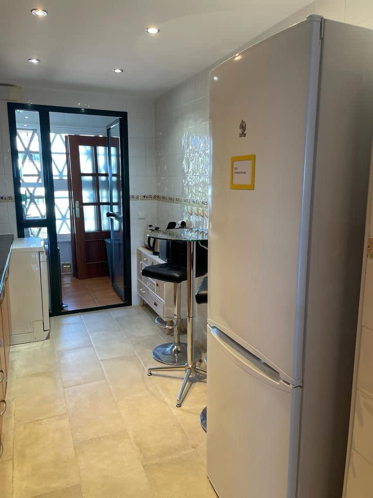 2 bedroom Apartment for rent in New Golden Mile with pool - € 1,500 (Ref: 9373662)