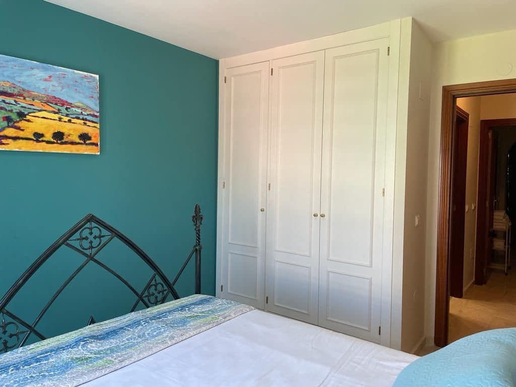 2 soverom Leilighet til leie i New Golden Mile med svømmebasseng garasje - € 1 450 (Ref: 9373662)