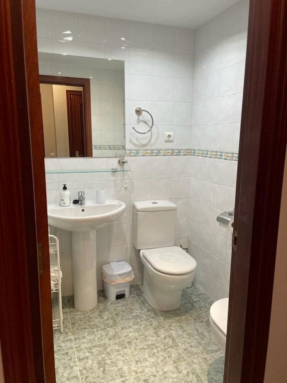 2 soverom Leilighet til leie i New Golden Mile med svømmebasseng garasje - € 1 450 (Ref: 9373662)