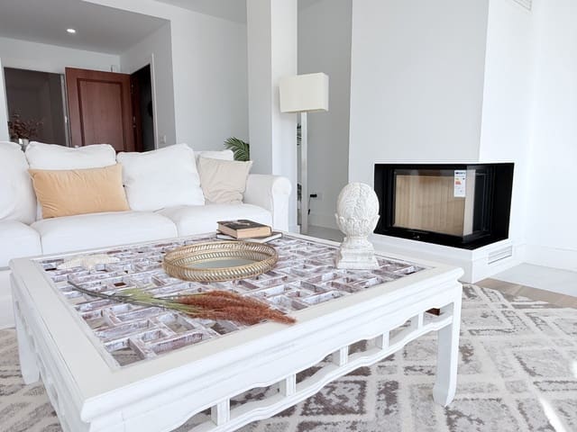 4 soveværelse Lejlighed til salg i El Limonar, Málaga by - € 1.175.000 (Ref: 9375248)