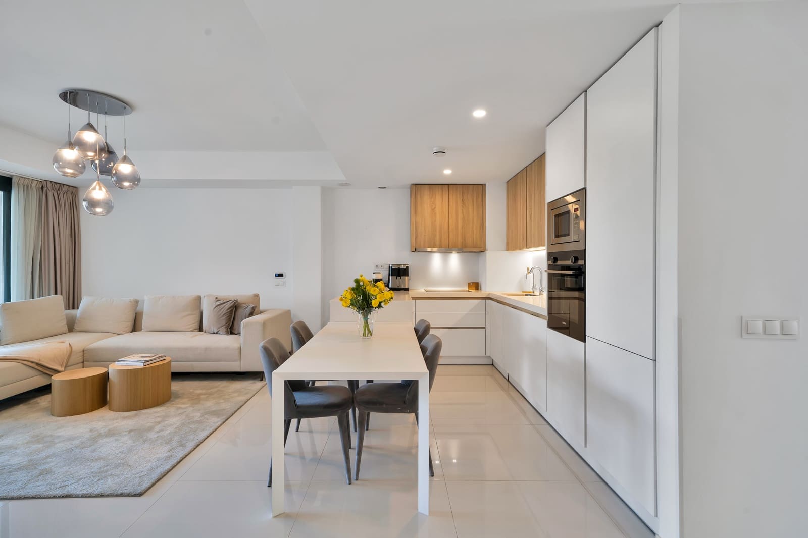 Apartamento de 3 habitaciones en Estepona en venta con piscina - 895.000 € (Ref: 9379283)