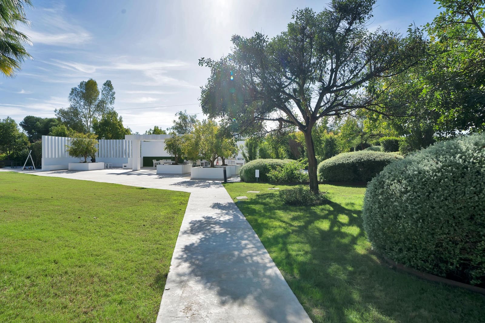 Apartamento de 3 habitaciones en Estepona en venta con piscina - 895.000 € (Ref: 9379283)