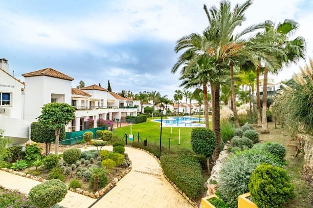 2 bedroom Flat for sale in Marbella with pool - € 365,000 (Ref: 9379284)