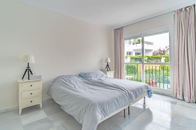 2 soveværelse Lejlighed til salg i Marbella med swimmingpool - € 349.000 (Ref: 9379284)