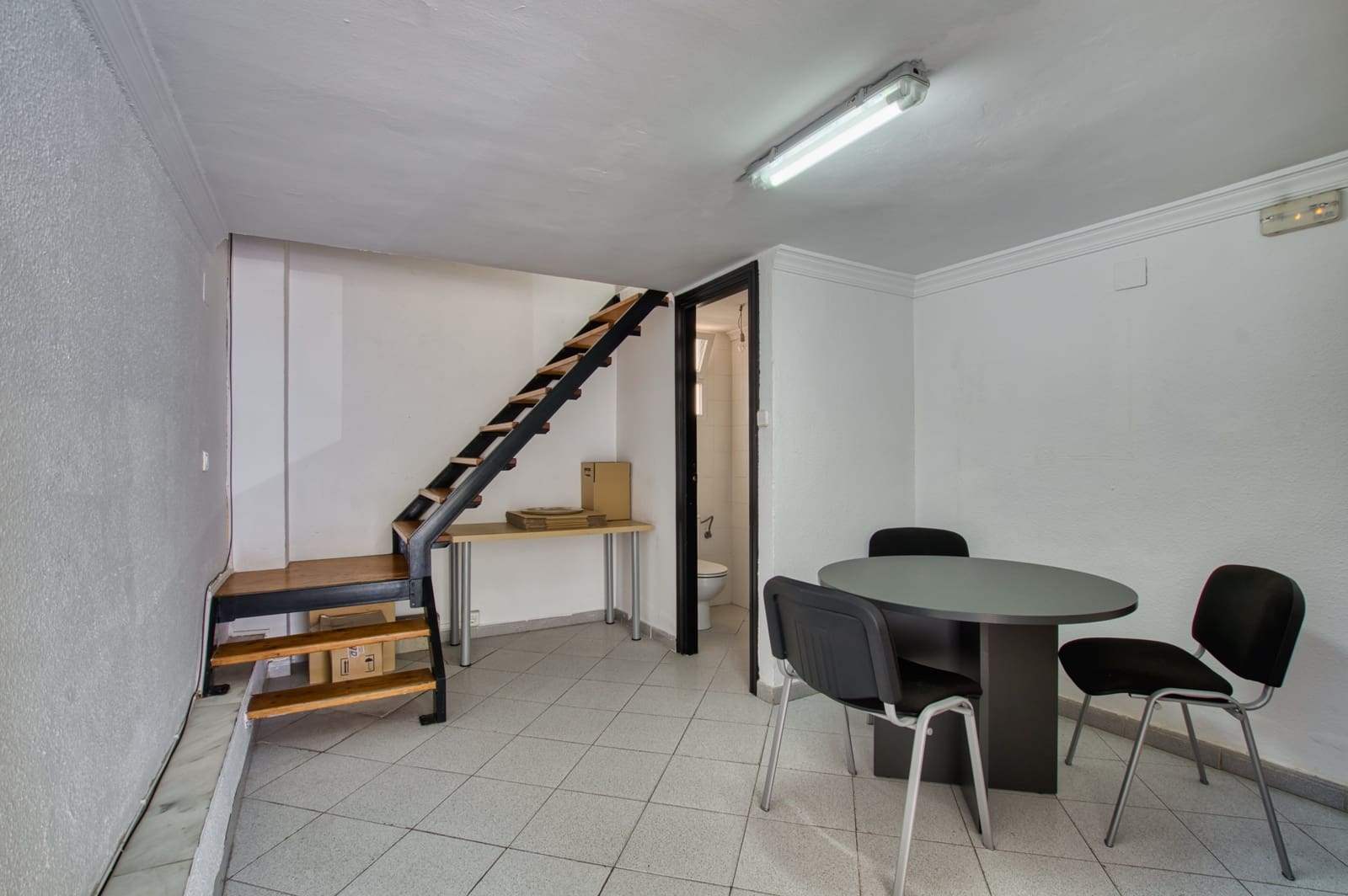 Erhverv til salg i Velez-Malaga - € 98.000 (Ref: 9388365)