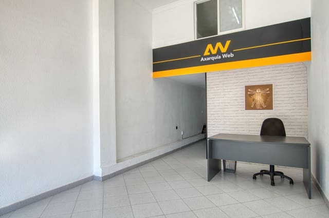 Commercial for sale in Vélez-Málaga - € 85,000 (Ref: 9388365)