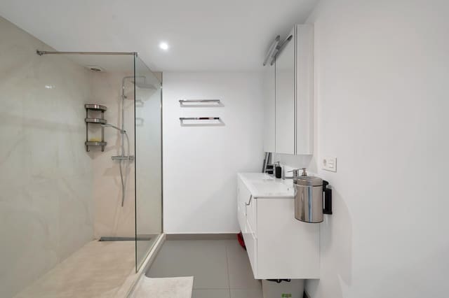 2 makuuhuone Huoneisto myytävänä paikassa Marbella mukana uima-altaan - 910 000 € (Ref: 9390581)