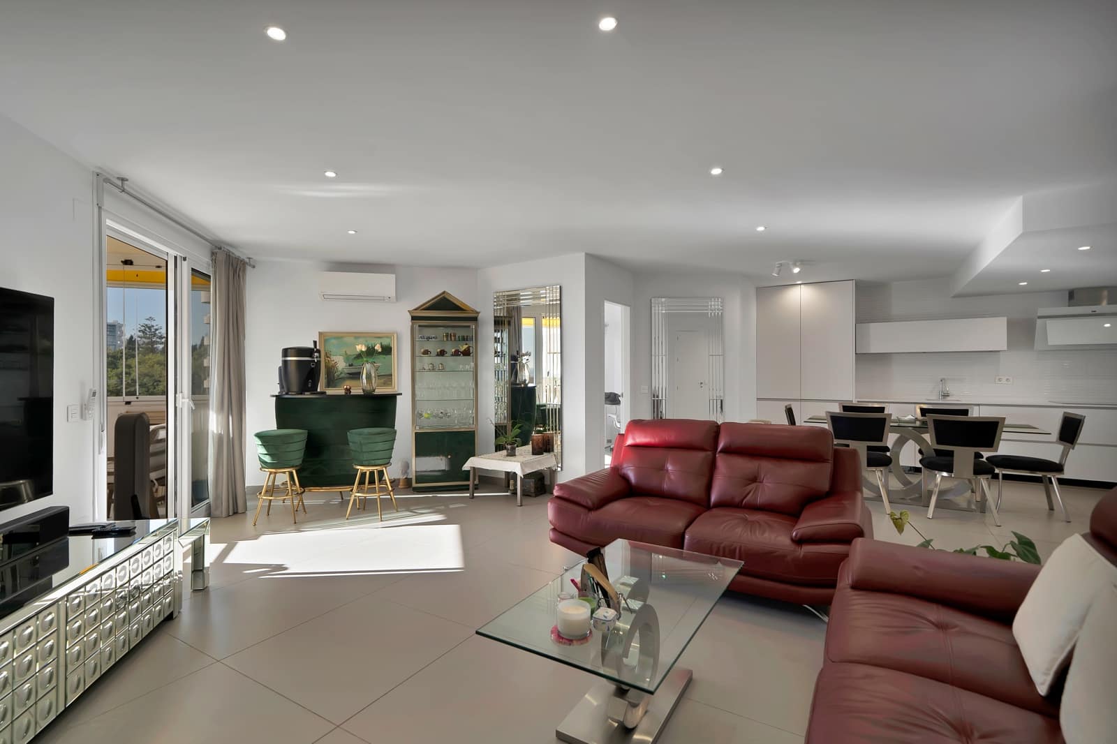 2 makuuhuone Huoneisto myytävänä paikassa Marbella mukana uima-altaan - 910 000 € (Ref: 9390581)