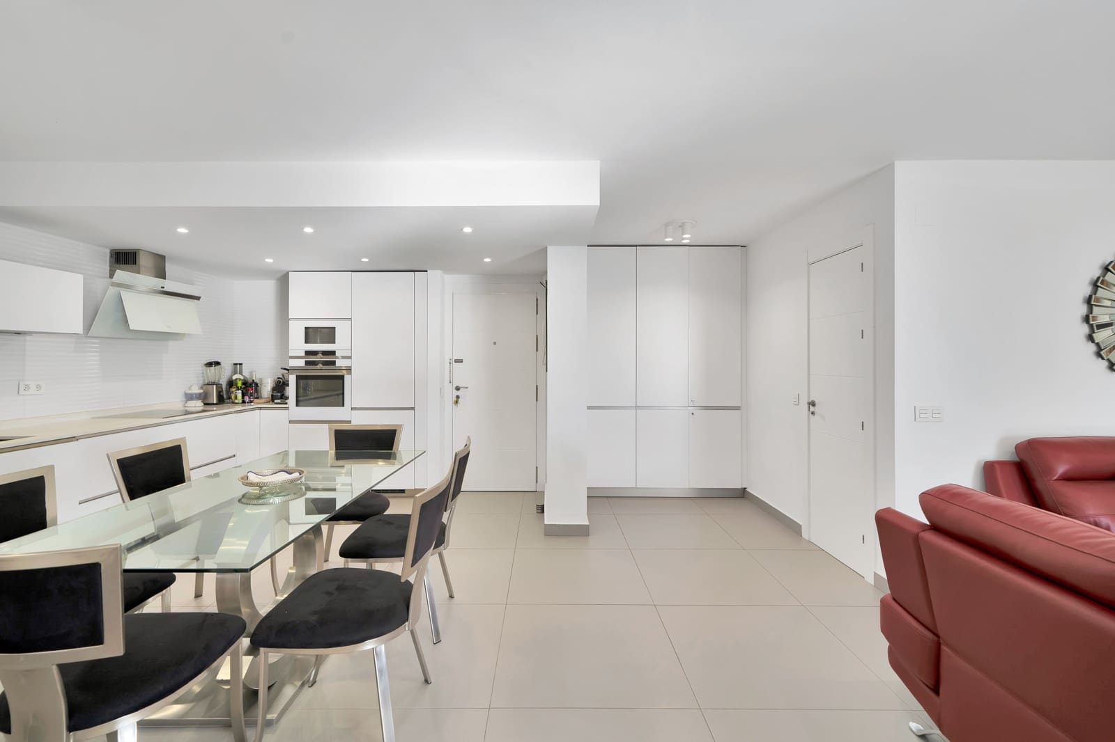 2 makuuhuone Huoneisto myytävänä paikassa Marbella mukana uima-altaan - 910 000 € (Ref: 9390581)