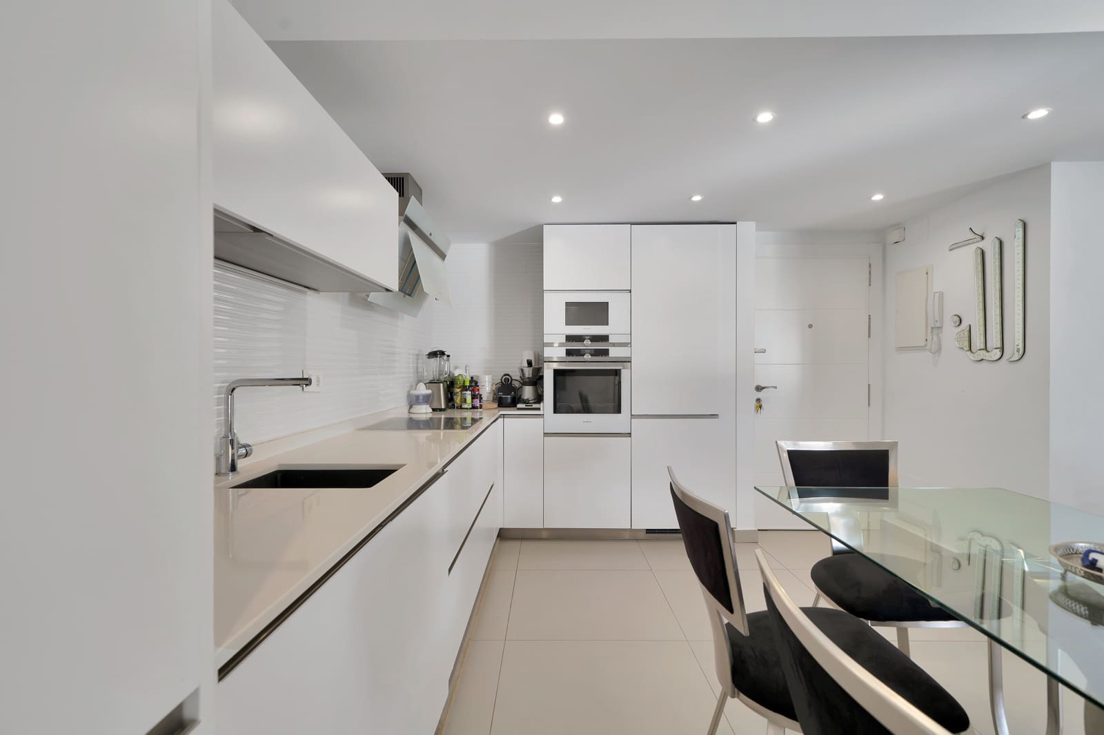 2 makuuhuone Huoneisto myytävänä paikassa Marbella mukana uima-altaan - 910 000 € (Ref: 9390581)