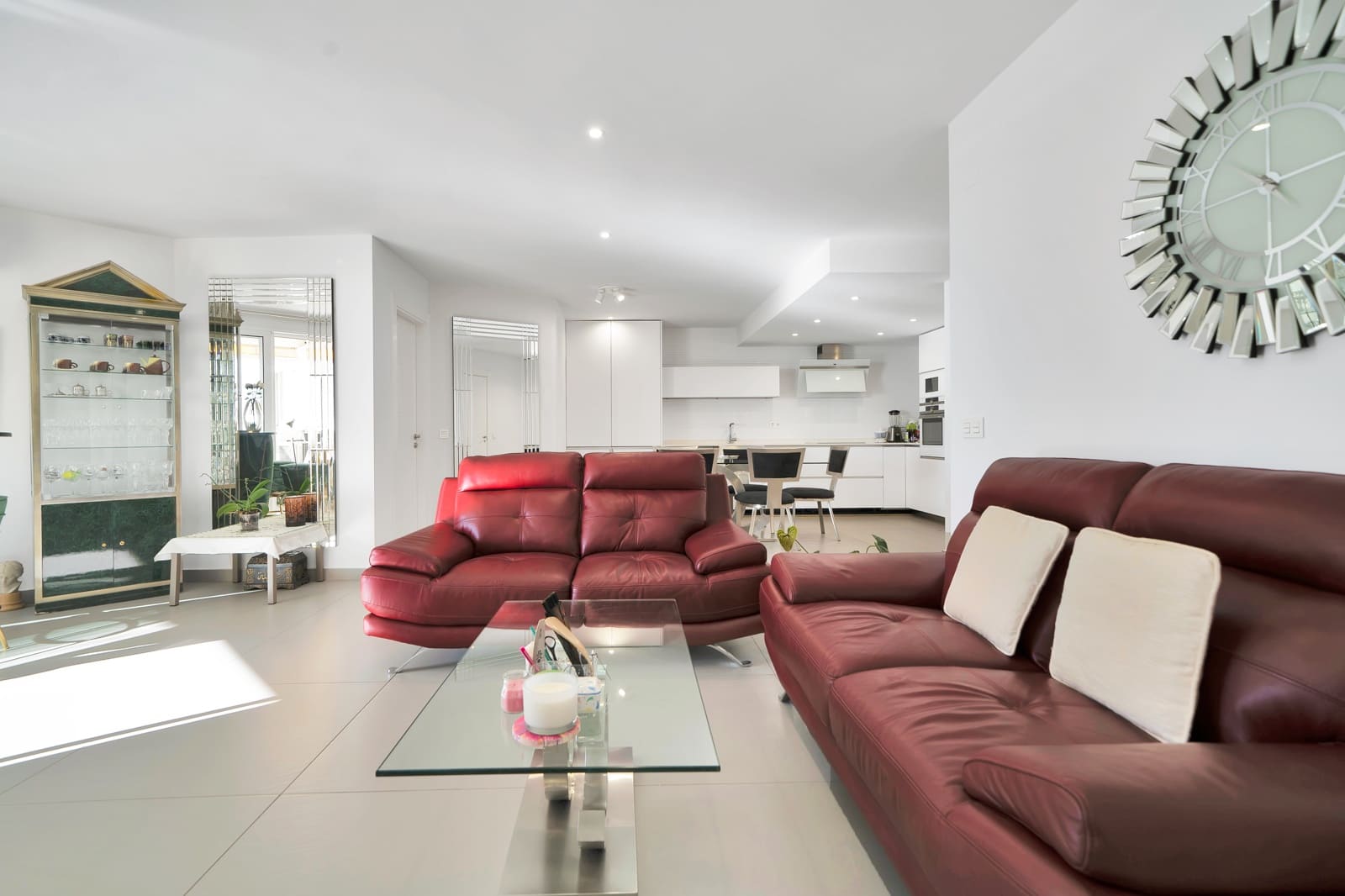 2 makuuhuone Huoneisto myytävänä paikassa Marbella mukana uima-altaan - 910 000 € (Ref: 9390581)