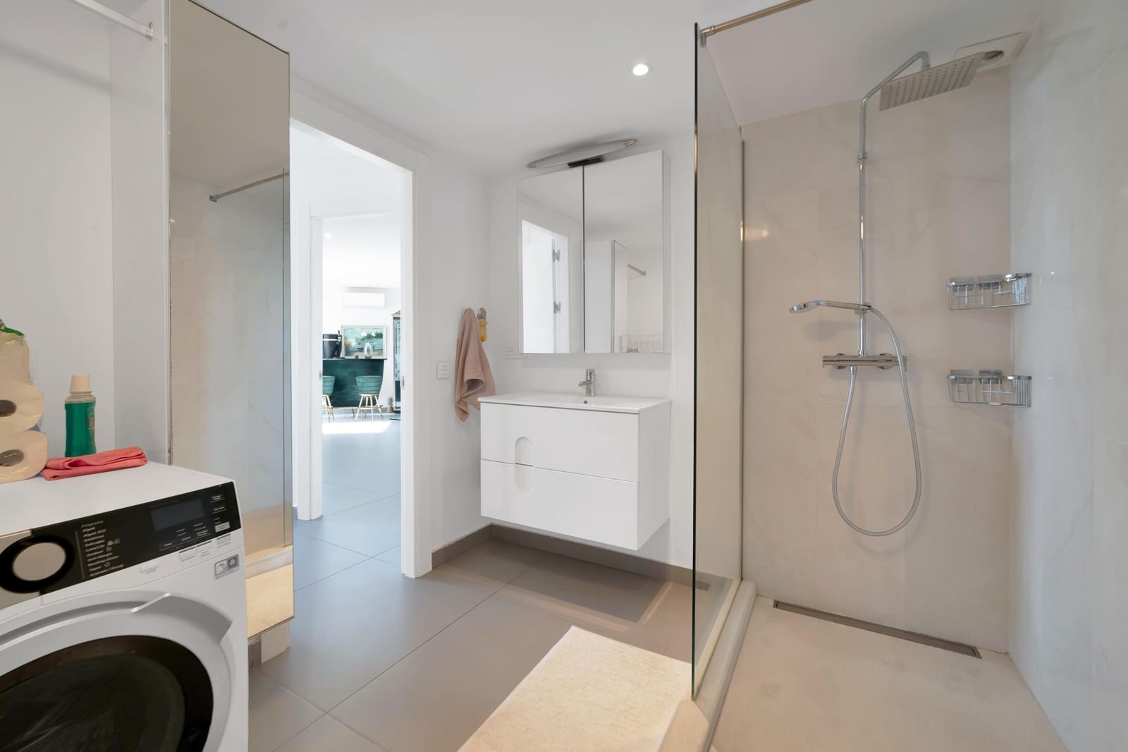 2 bedroom Apartment for sale in Marbella with pool garage - € 849,000 (Ref: 9390581)