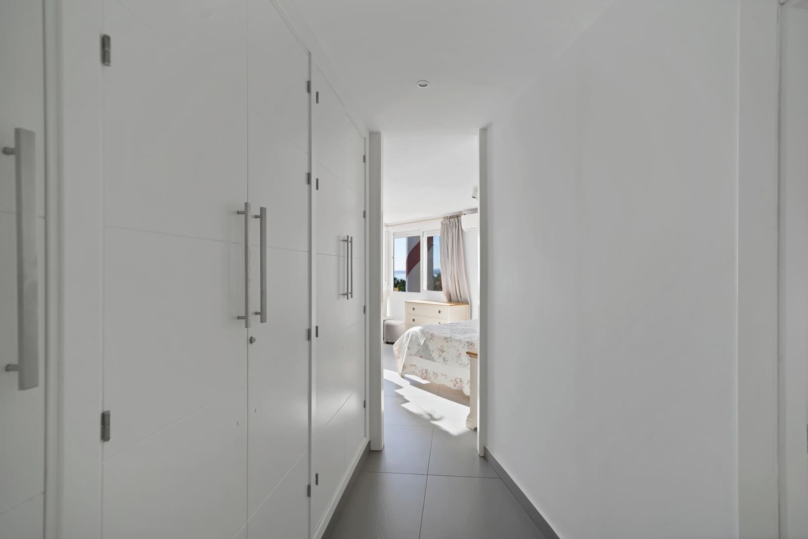 2 bedroom Apartment for sale in Marbella with pool garage - € 849,000 (Ref: 9390581)